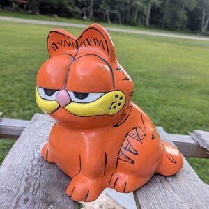 Vtg Garfield Ceramic Figurine 1980s Mischievous Grin Sparking Smile Clever Cat